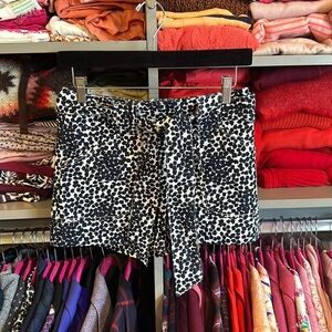 Super Cute Loft 3 1/2” white with blue dots size 00 shorts​